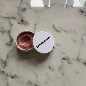 Used Jones Beauty miracle balm in Dusty Rose